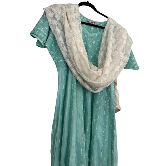 Hand embroidered Phulkari - Picture 5 of 5